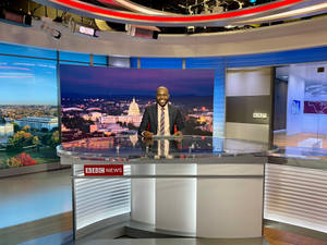 Bbc News Broadcaster Larry Madowo Wallpaper