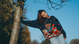 Beabadoobee Casual Outdoor Style Wallpaper