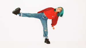 Beabadoobee Casual Style Wallpaper