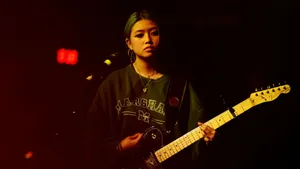 Beabadoobee Live Performance Wallpaper