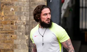 Bearded Manin Sportswear Outdoors Wallpaper