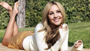 Beautiful Amanda Bynes Wallpaper