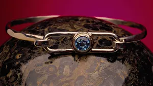 Beautiful And Unique Jewelry Design Wallpaper