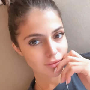 Beautiful Brown-eyed Girl Wallpaper