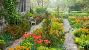 Beautiful Cottage Garden Scenery Wallpaper
