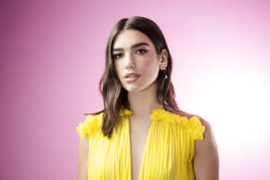 Beautiful Model Dua Lipa Wallpaper