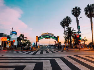 Beautiful Santa Monica Pier Sign Wallpaper