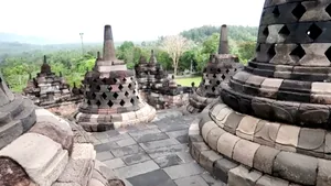 Beautiful Vista In Borobudur Temple On A Sunny Day Wallpaper
