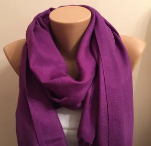 Beautifully Patterned Purple Scarf To Add Elegance And Style To Any Outfit. Wallpaper