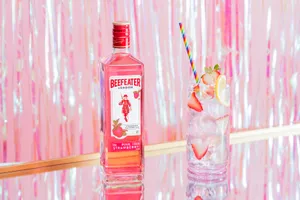 Beefeater Strawberries Lemon Wallpaper