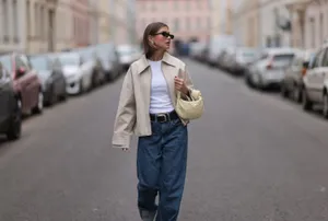 Beige Jacket Street Style Casual Wallpaper