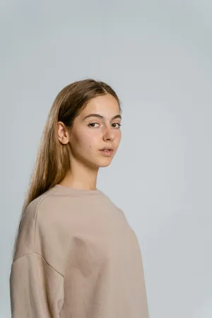 Beige Sweatshirt Girl Glance Wallpaper