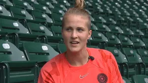 Bella Bixby’s Elegance In Casual Attire Wallpaper