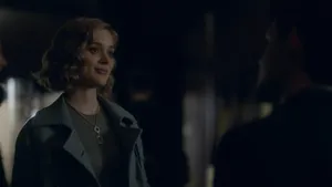 Bella Heathcote Captivating Portrait Wallpaper