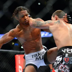 Ben Henderson Clashing With Frankie Edgar Wallpaper