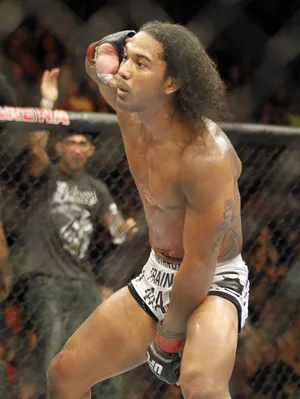 Ben Henderson Hulk Hogan Pose Wallpaper