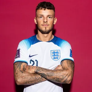 Ben White Arms Crossed Wallpaper