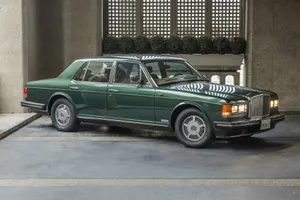 Bentley Eight Luxurious Sedan Wallpaper