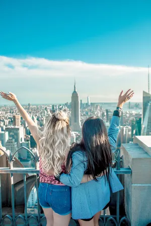 Best Friends In New York Wallpaper