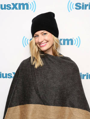 Beth Behrs At Siriusxm Studio Wallpaper