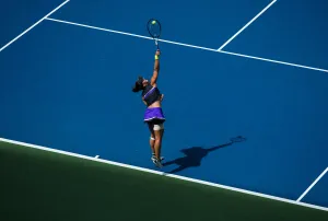 Bianca Andreescu In Action - Striving For Excellence Wallpaper