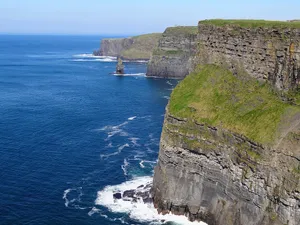 Big Rock Ocean Boulders Cliff Of Moher Wallpaper