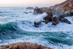 Big Sur Strong Sea Waves Wallpaper