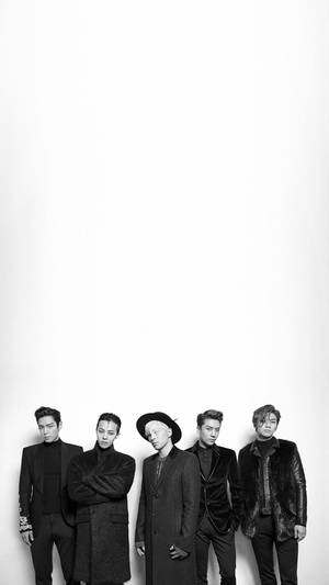 Bigbang In Black Outfits Wallpaper