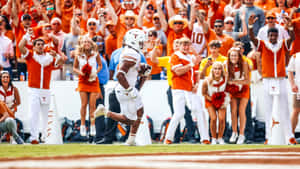 Bijan Robinson Texas Longhorns Football Game Wallpaper