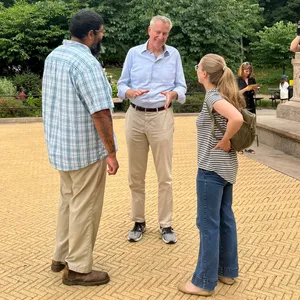 Bill De Blasio Speaking To University Students Wallpaper
