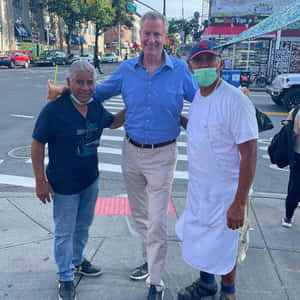 Bill De Blasio With Street Vendors Wallpaper