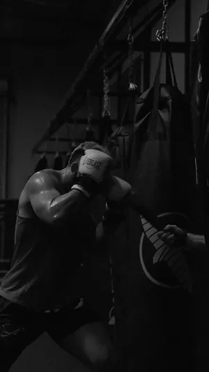 Black And White Brad Tavares Boxing Wallpaper