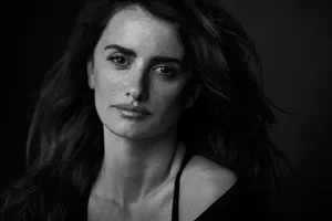 Black-and-white Penelope Cruz 4k Wallpaper