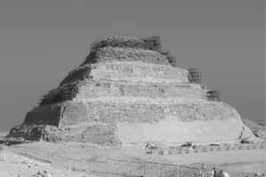 Black And White Saqqara Pyramid Wallpaper