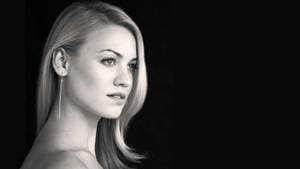 Black And White Side Profile Yvonne Strahovski Wallpaper