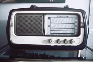 Black And White Vintage Radio Wallpaper