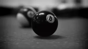 Black Eight Ball Focus Wallpaper