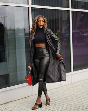 Black Girl Luxury Fashion Statement Wallpaper