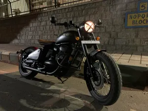 Black Jawa Motorcycle Night Scene Wallpaper