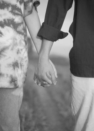 Black Love Holding Hands Wallpaper