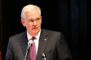 Black Portrait Jay Nixon Microphone Wallpaper