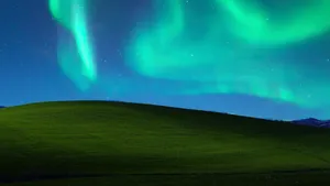 Blissful Northern Lights Wallpaper
