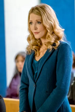 Blonde Actressin Blue Blazer Wallpaper