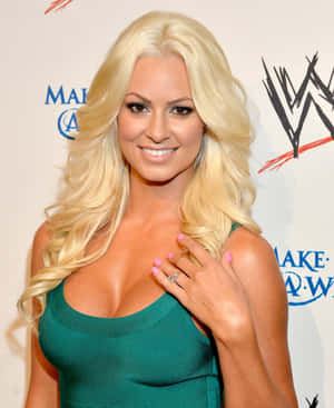 Blonde Celebrityat Event Wallpaper