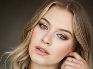 Blonde Woman Green Eyes Portrait Wallpaper