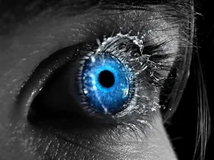 Blue Eye With Nice Splash Effects Wallpaper