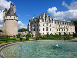 Blue Fountain Chenonceau Wallpaper