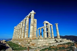 Blue Sky At Temple Of Poseidon Wallpaper