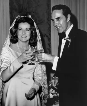 Bob Dole And Elizabeth Dole Wedding Day Wallpaper