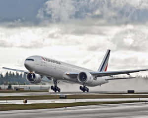 Boeing777 Takeoff Air France Wallpaper